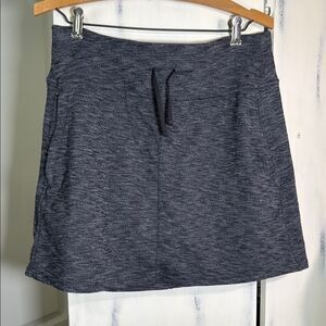 Kuhl Women's Heathered Gray Skort with adjustable waist.